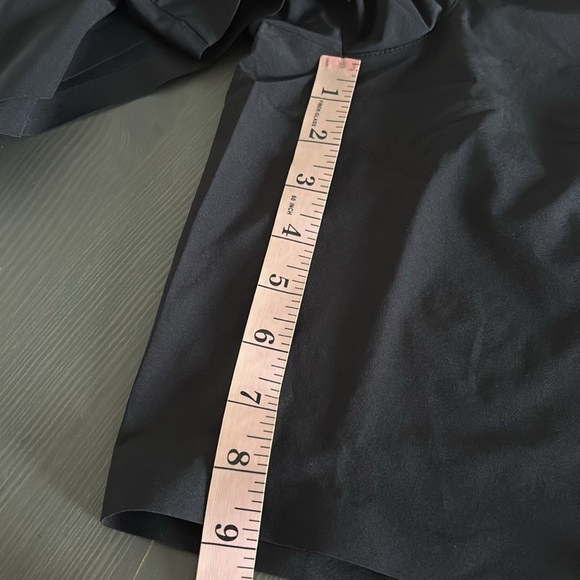 Athleta Brooklyn Bermuda Short Featherweight 9” Black Size 8 - Picture 11 of 16